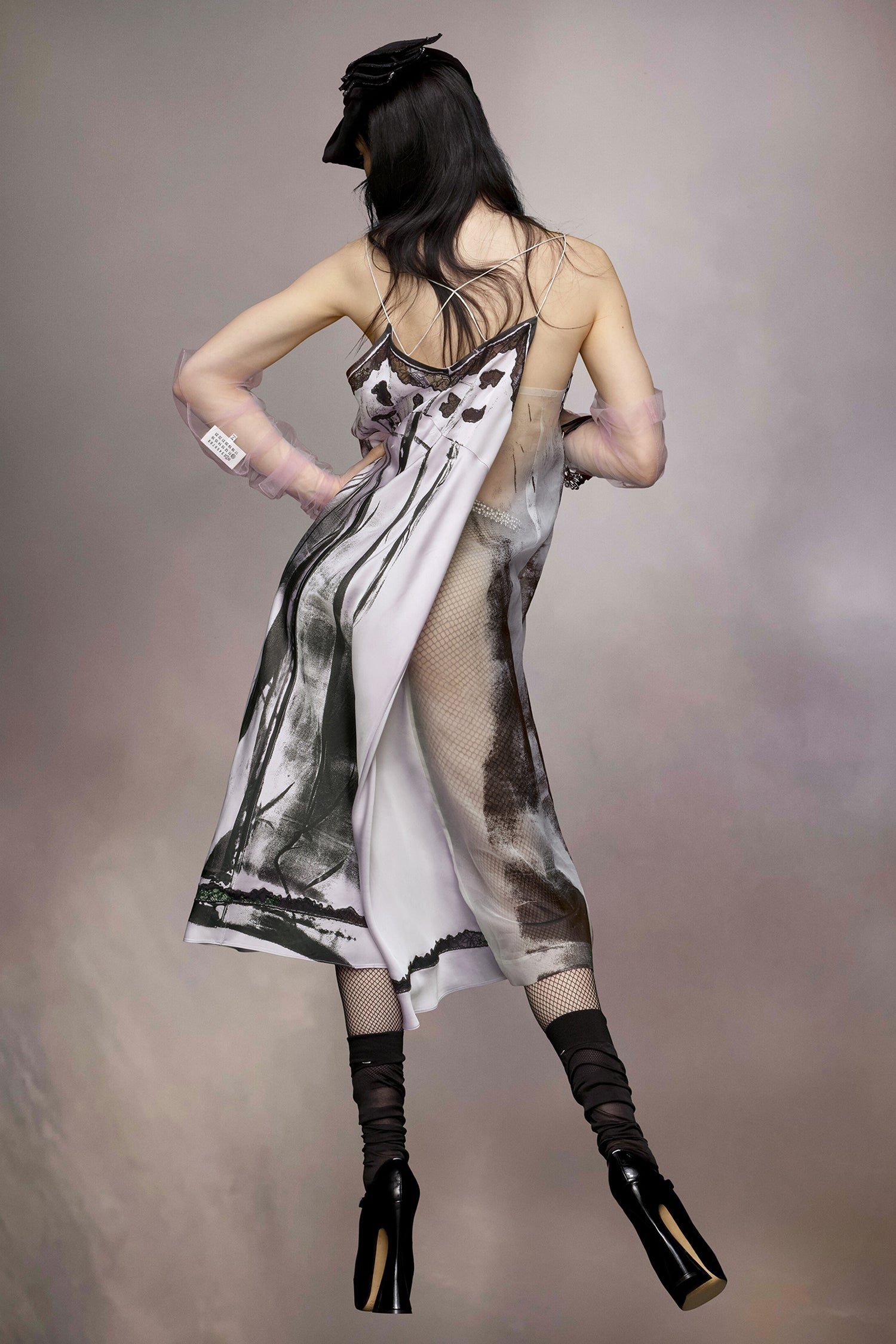 FREEZE-FRAME DRESS IN GREY, SS24